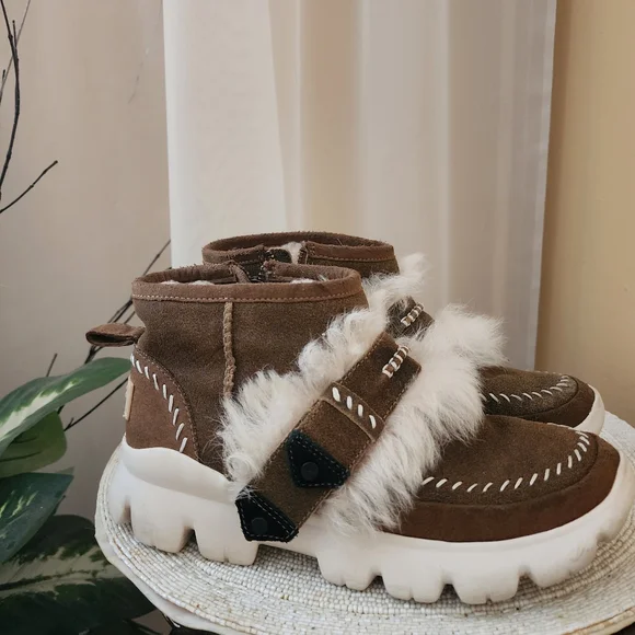 UGG Australia Womens FLUFF PUNK Shearling BOOT in Chestnut Brown size 7.Like New - Picture 2 of 9